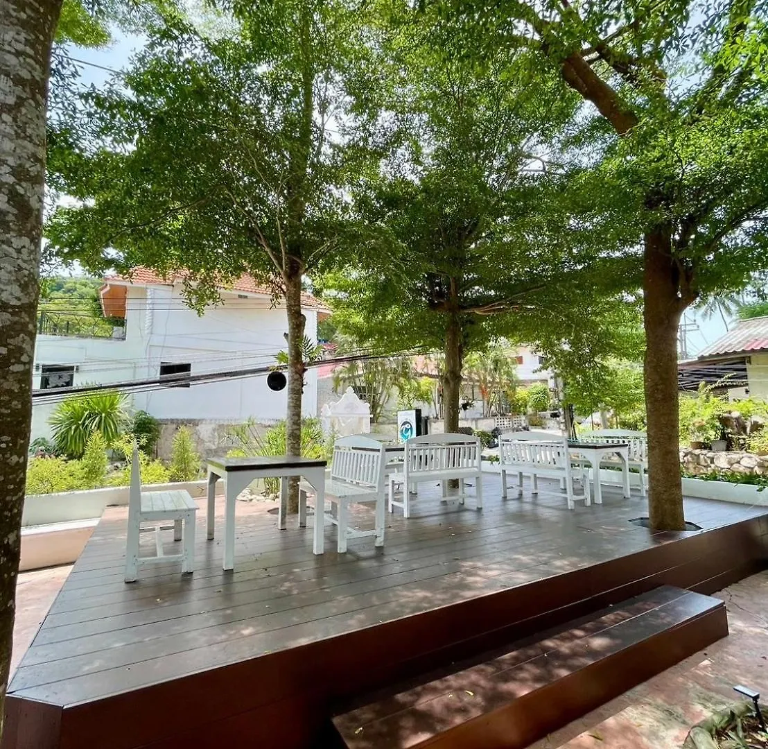 Gee Resort Koh Tao Hotel